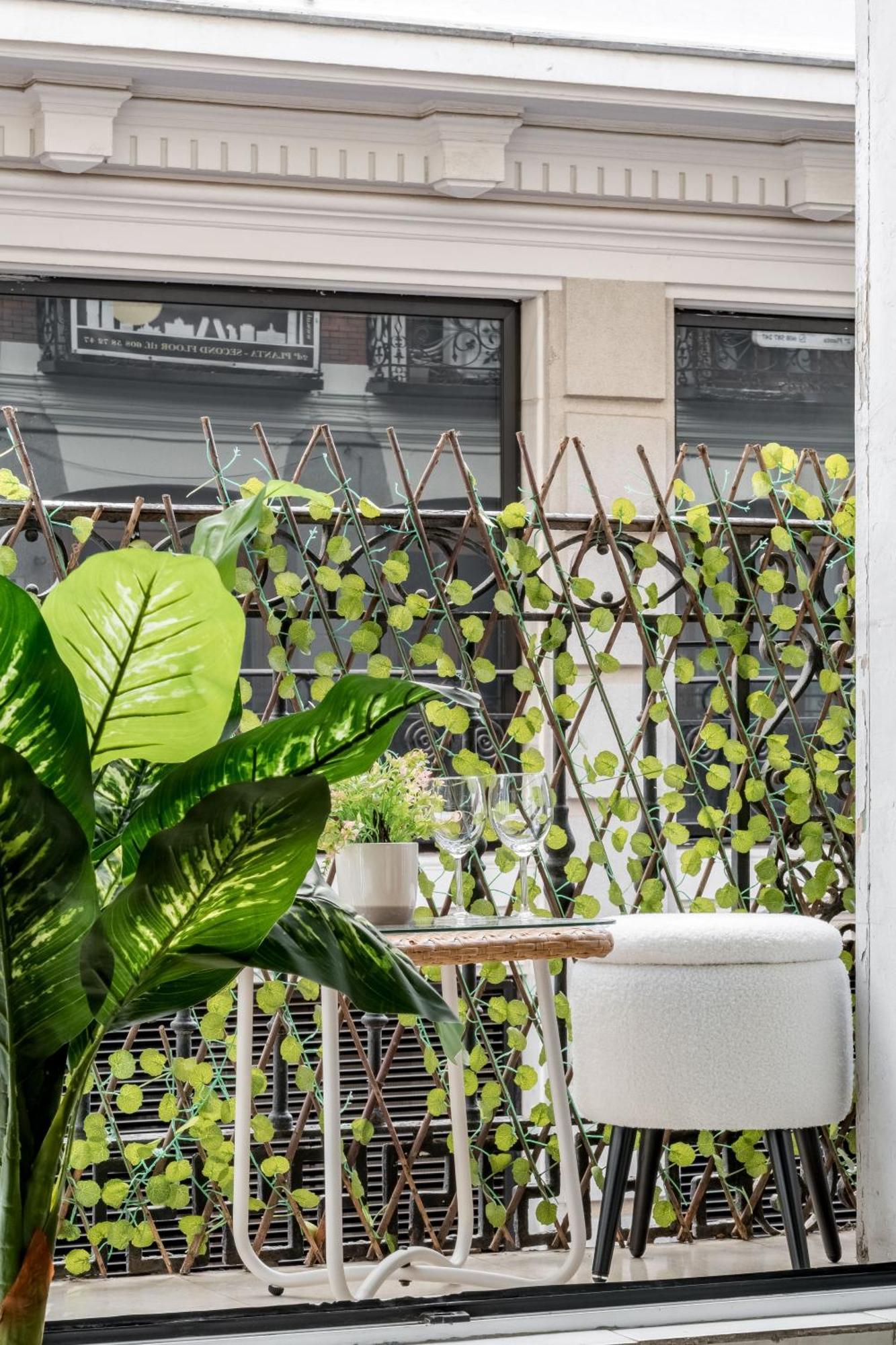 Apartament Charming Gran Via Madryt Zewnętrze zdjęcie